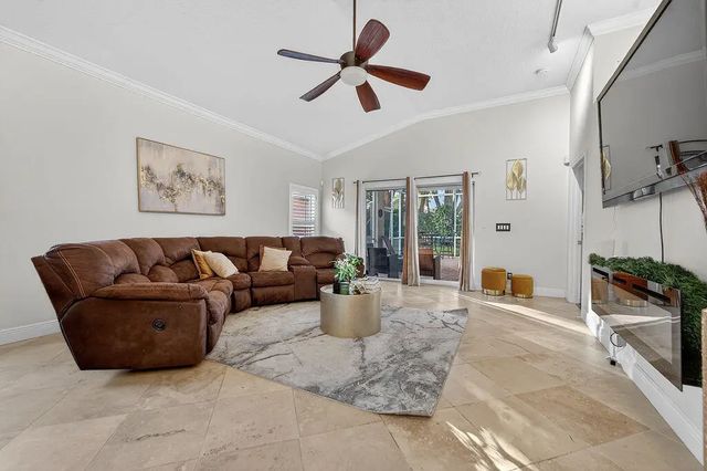5 of 42 - 8063 Via Hacienda, Riviera Beach, FL