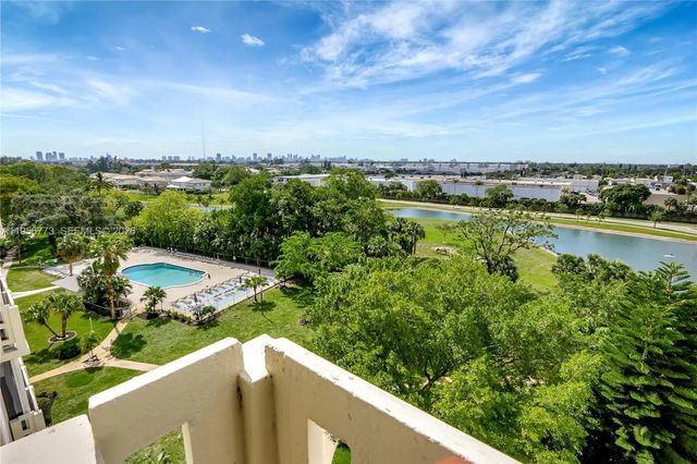 2 of 13 - 4330 Hillcrest Drive #807, Hollywood, FL