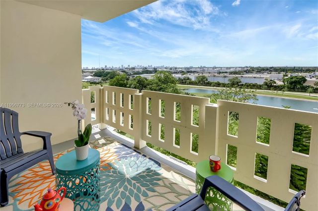 4 of 13 - 4330 Hillcrest Drive #807, Hollywood, FL