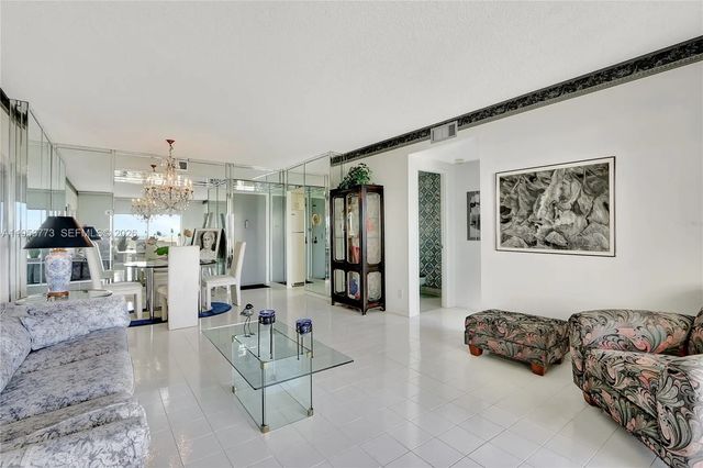5 of 13 - 4330 Hillcrest Drive #807, Hollywood, FL
