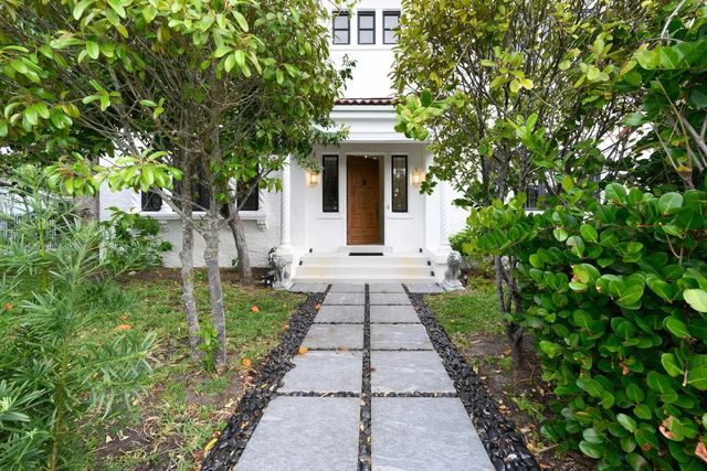3 of 42 - 1629 S Lakeside Drive, Lake Worth Beach, FL
