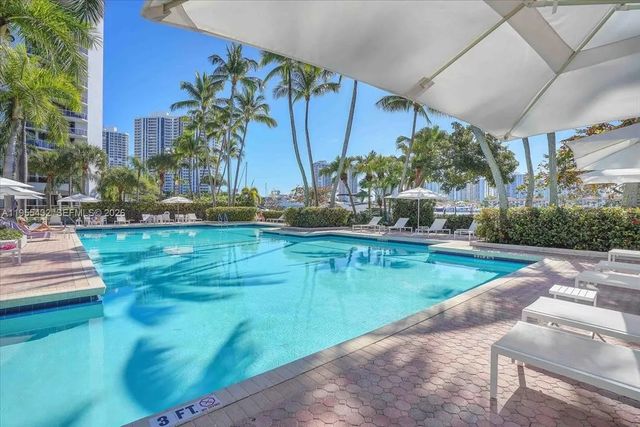 5 of 32 - 3610 Yacht Club Drive #1001, Aventura, FL