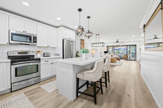 Photo of Listing #F10549175