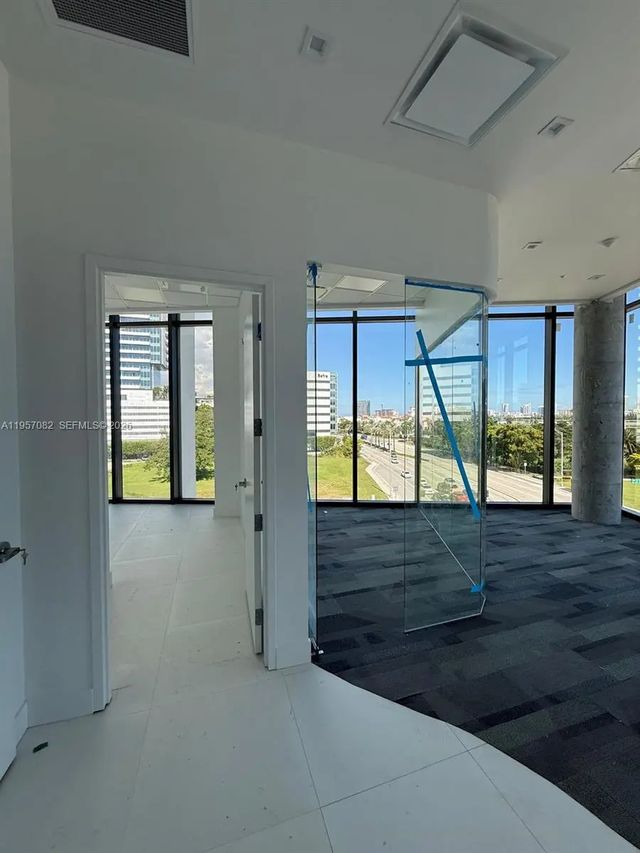 2 of 7 - N/A, Aventura, FL