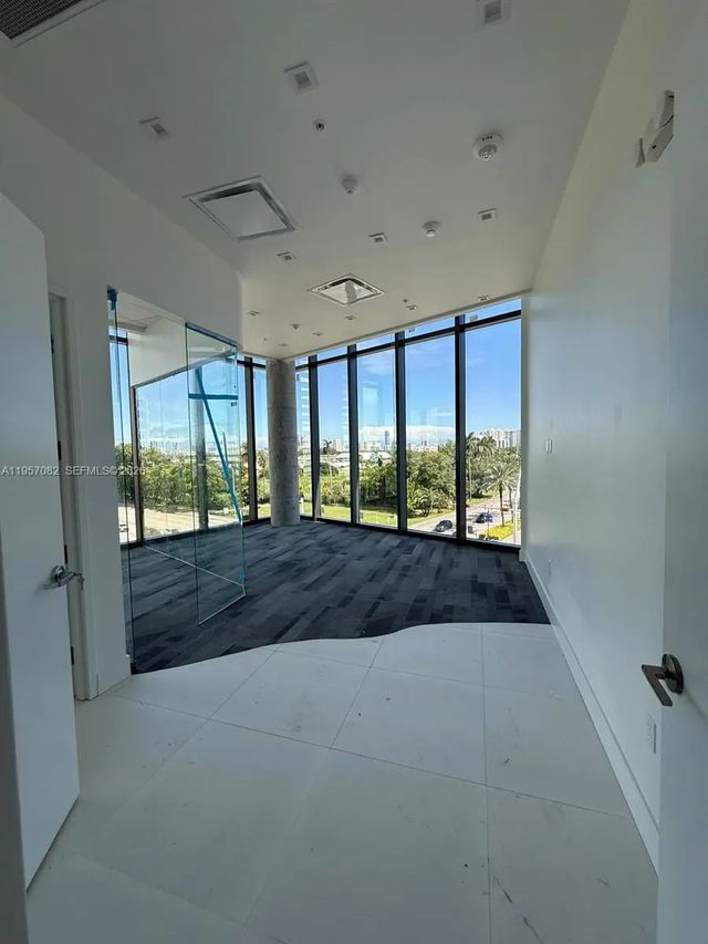 3 of 7 - N/A, Aventura, FL