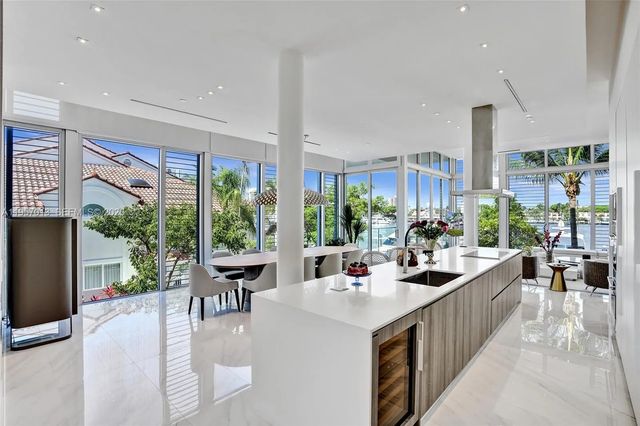 3 of 85 - 3750 Yacht Club Drive #th1, Aventura, FL