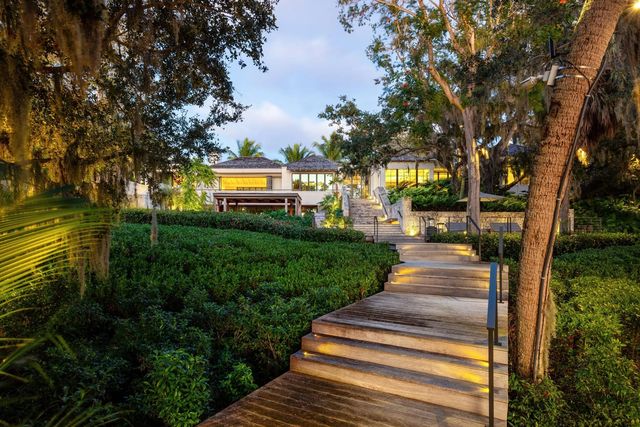 109 S River Road, Sewalls Point