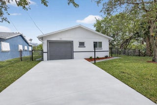 Photo of Listing #R11160005