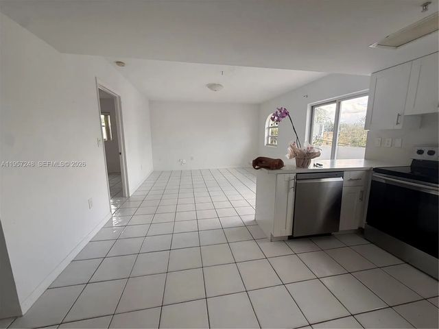 3 of 16 - 3052 Sw 27th Avenue #301, Miami, FL