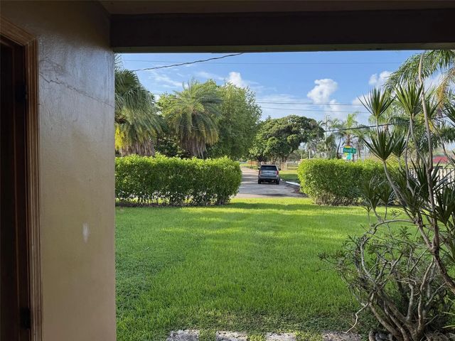 4 of 5 - 1526 Shenandoah Street, Hollywood, FL