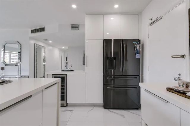 4 of 38 - 3333 Ne 34th Street #304, Fort Lauderdale, FL