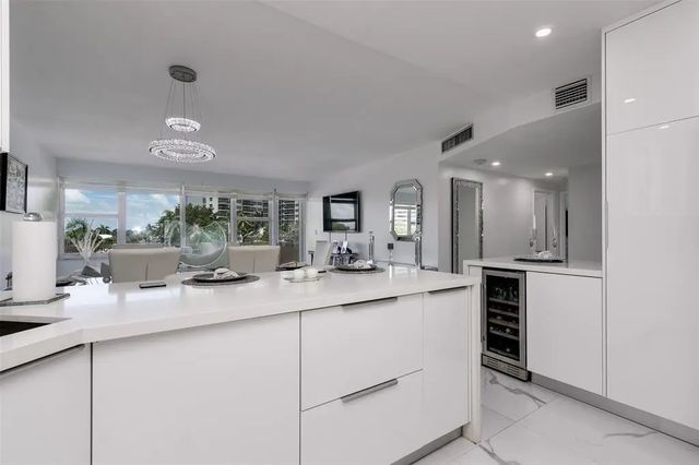 5 of 38 - 3333 Ne 34th Street #304, Fort Lauderdale, FL