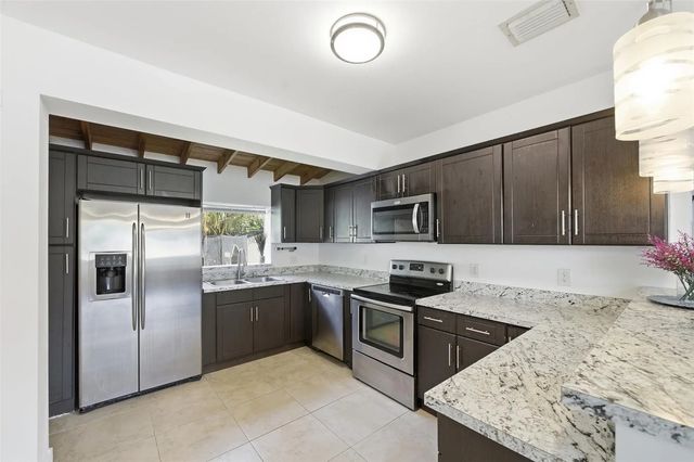 4 of 18 - 1435 Sw 5th Court, Fort Lauderdale, FL