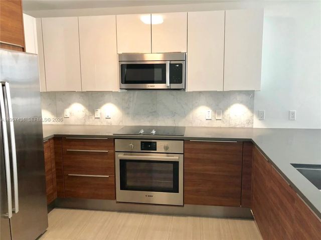 4 of 21 - 601 Ne 27th Street #801, Miami, FL