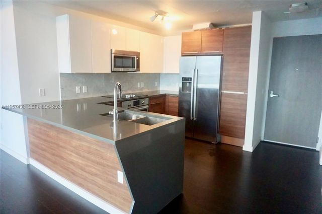 5 of 10 - 601 Ne 27th Street #1706, Miami, FL