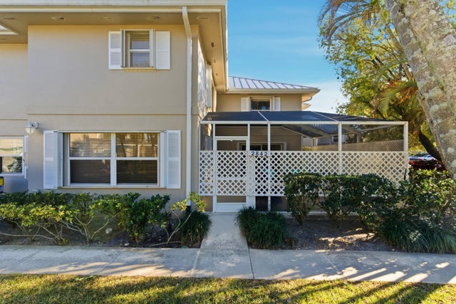 2842 Sw Lakemont Place, Palm City