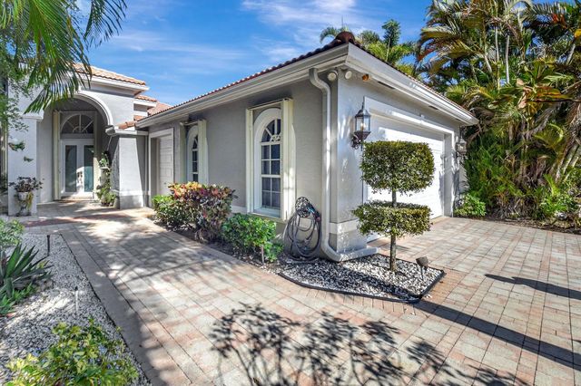 3 of 67 - 4022 Manchester Lake Drive, Lake Worth, FL
