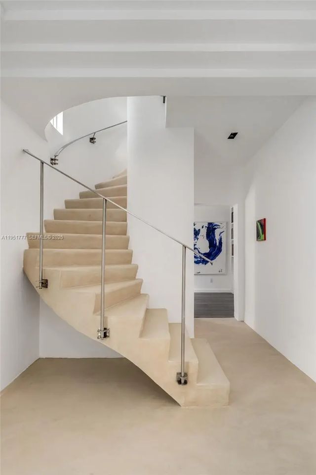 2 of 23 - 3325 Pine Tree Drive, Miami Beach, FL