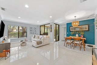 Photo of Listing #R11160222