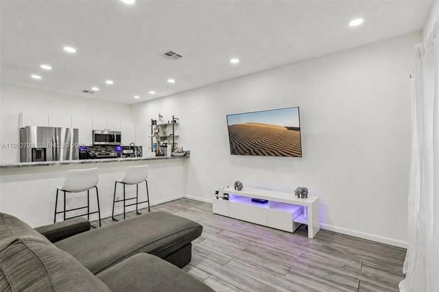 2 of 31 - 2307 Washington Street #5, Hollywood, FL