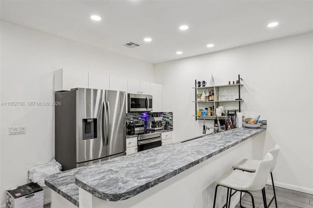 3 of 31 - 2307 Washington Street #5, Hollywood, FL