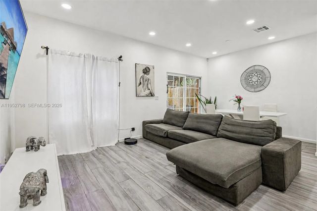 5 of 31 - 2307 Washington Street #5, Hollywood, FL