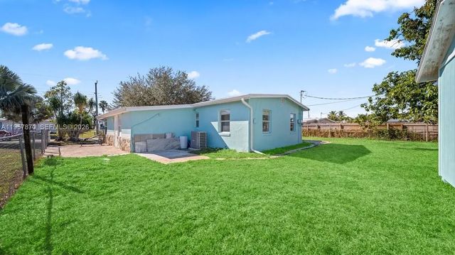 3 of 29 - 170 Poinsettia Circle Ne, Port Charlotte, FL