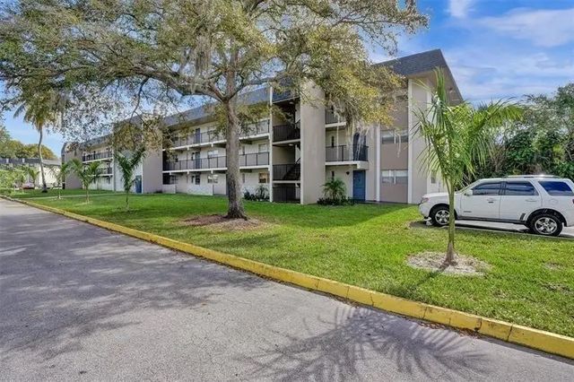 8000 Colony Circle #201, Tamarac