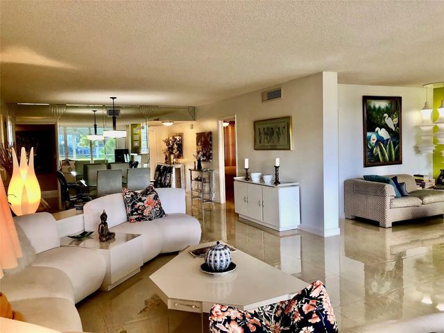 800 Cypress Grove Drive #204, Pompano Beach