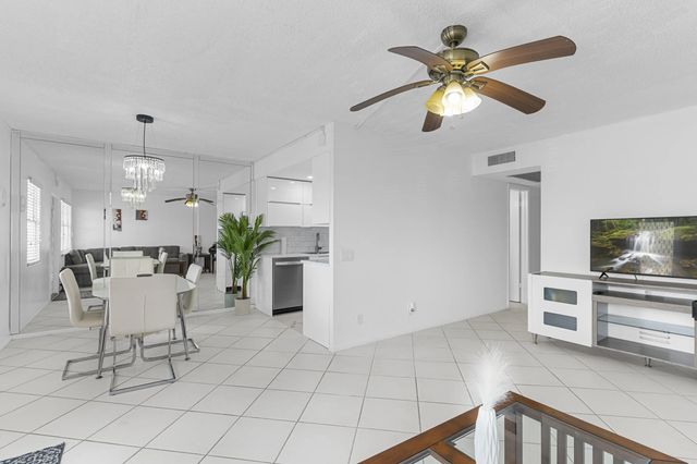 5 of 32 - 3028 Harwood D, Deerfield Beach, FL
