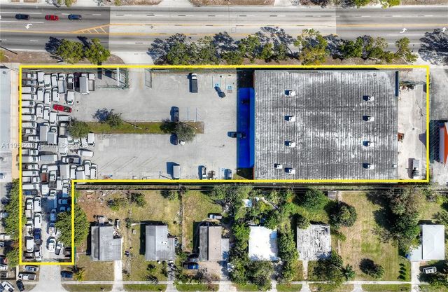 4 of 13 - 3040 Fowler Street, Fort Myers, FL
