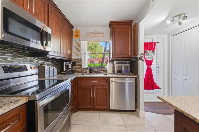 5 of 35 - 10300 Nw 30th Court #109, Sunrise, FL