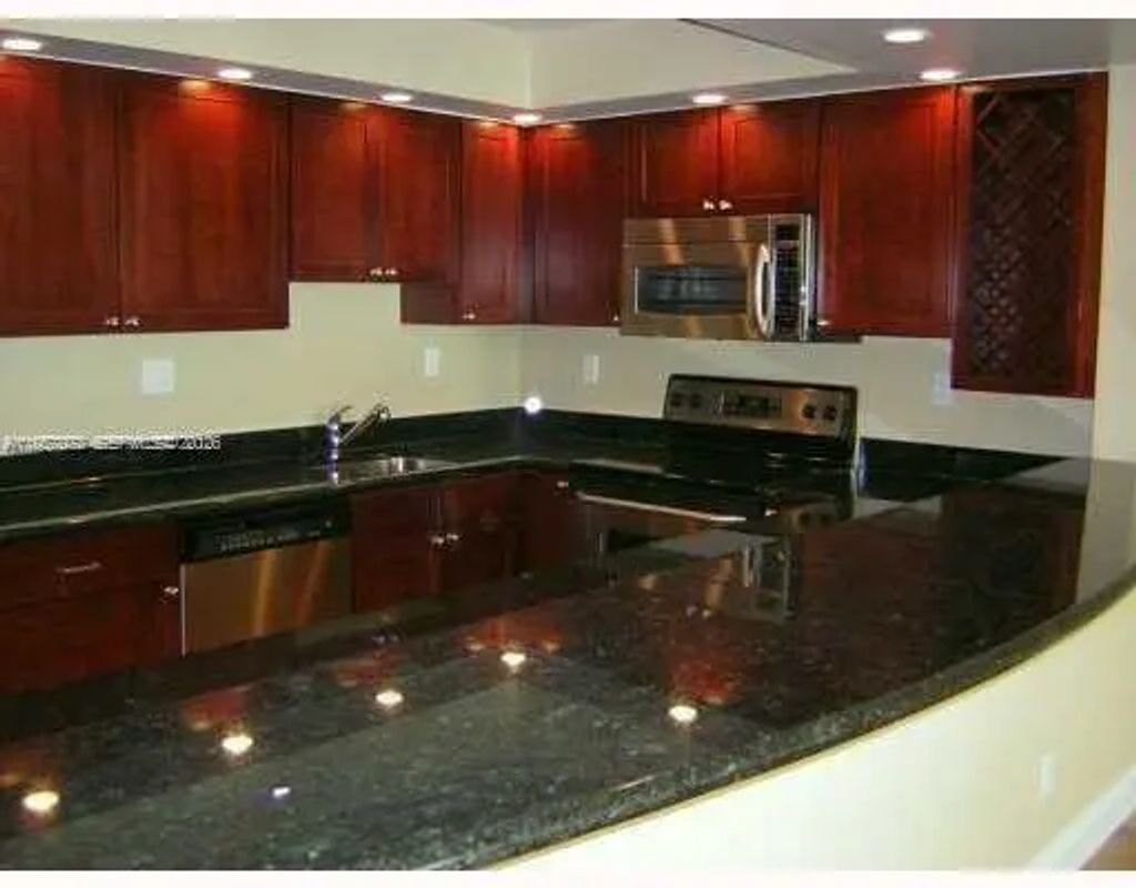 19390 Collins Avenue #1220, Sunny Isles Beach