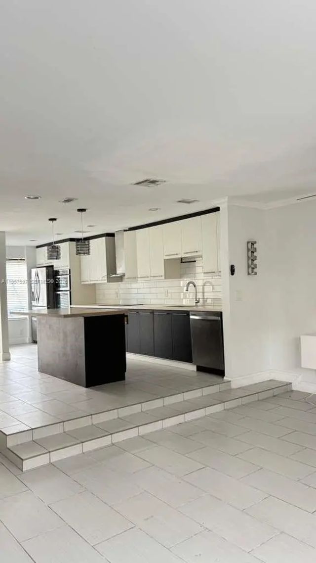 4 of 16 - 8191 Nw 8th Manor #5, Plantation, FL
