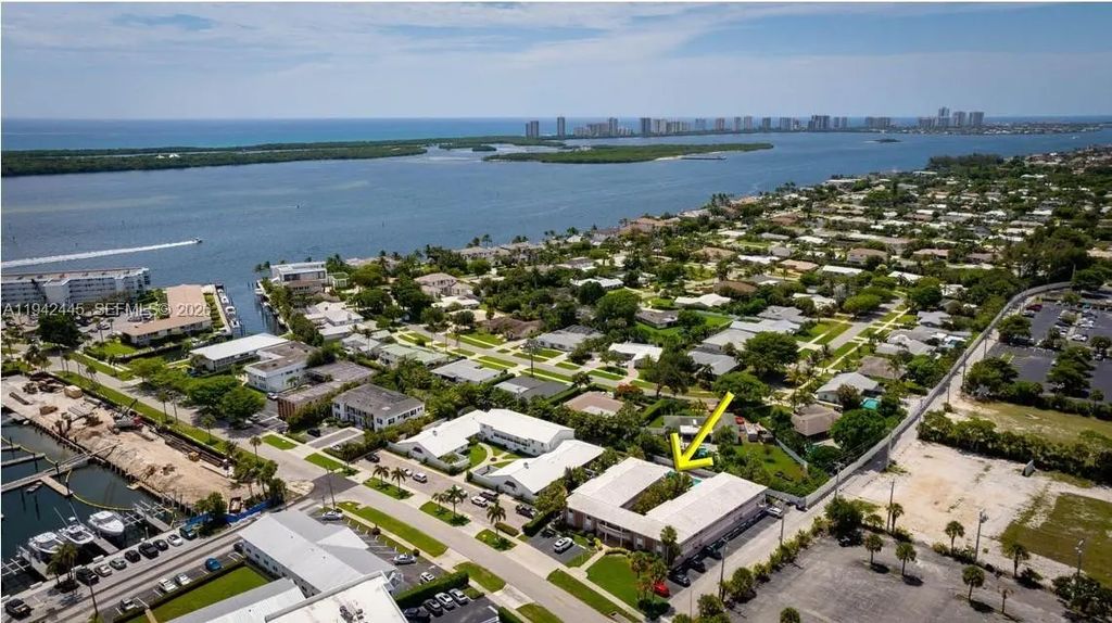 148 Yacht Club Drive #10, North Palm Beach
