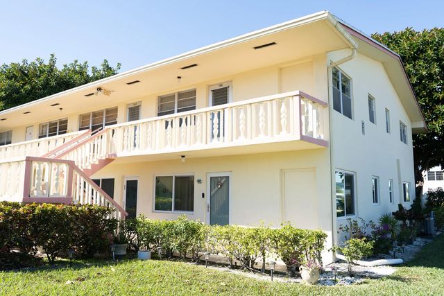 3 of 27 - 131 Easthampton F, West Palm Beach, FL