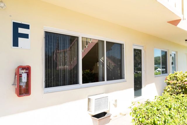 5 of 27 - 131 Easthampton F, West Palm Beach, FL