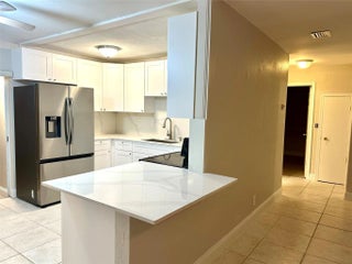 Photo of Listing #F10549897