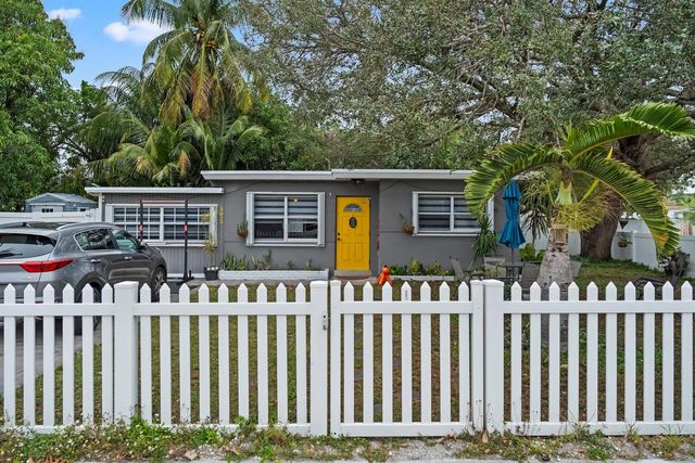 2 of 35 - 5829 Hayes Street, Hollywood, FL