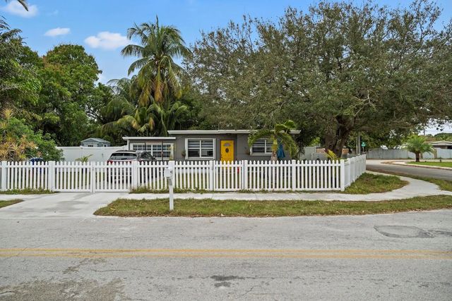 5 of 35 - 5829 Hayes Street, Hollywood, FL