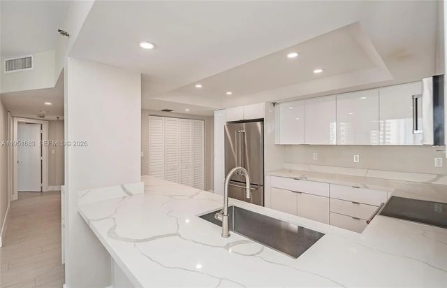 3 of 42 - 520 Brickell Key Drive #a1010, Miami, FL