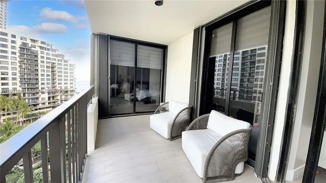 4 of 42 - 520 Brickell Key Drive #a1010, Miami, FL