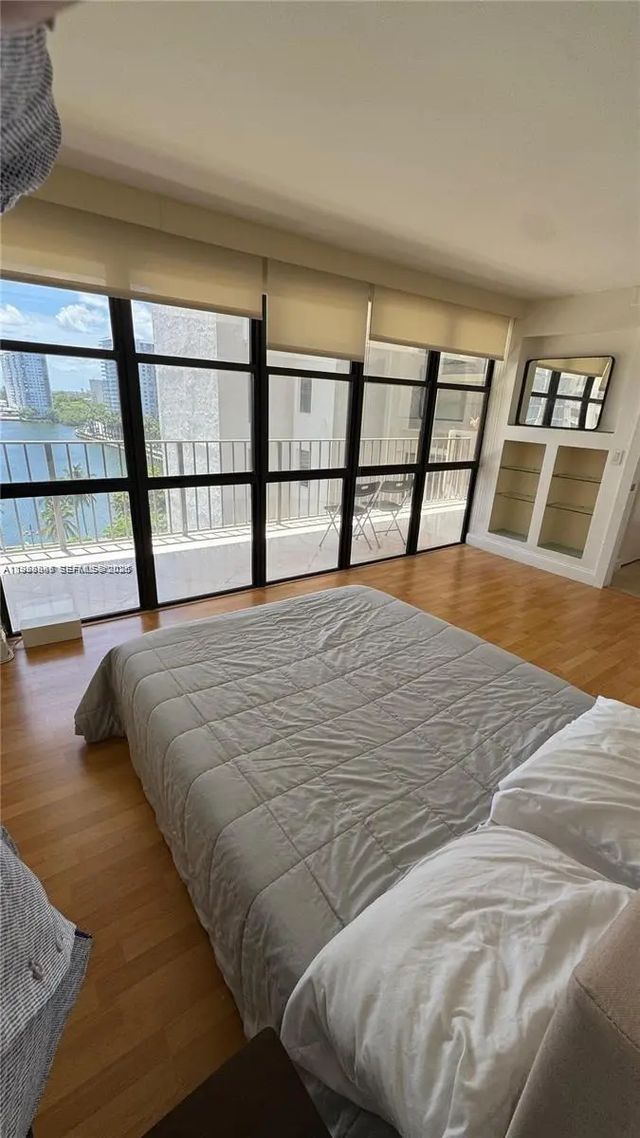 4 of 11 - 18181 Ne 31st Court #1009, Aventura, FL