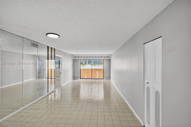 2 of 54 - 2924 Collins Avenue #501, Miami Beach, FL