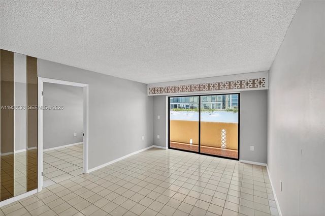 3 of 54 - 2924 Collins Avenue #501, Miami Beach, FL