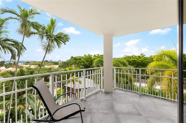 1000 Quayside Terrace #506, Miami