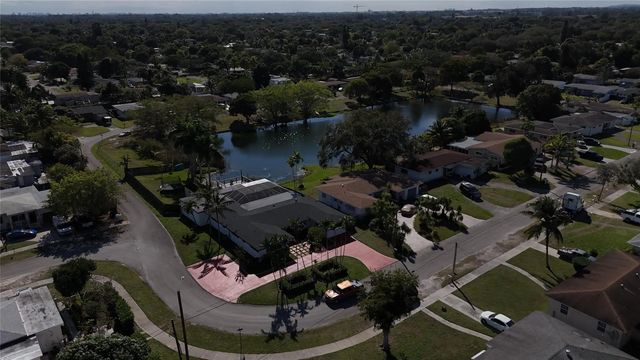 4 of 13 - 940 Nw 151st Street, Miami, FL