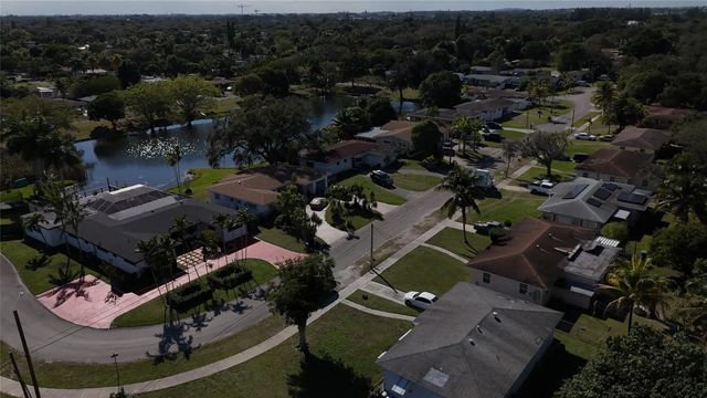 5 of 13 - 940 Nw 151st Street, Miami, FL