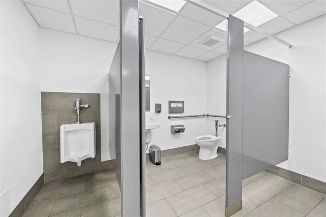 4 of 12 - 2150 S Andrews Avenue, Fort Lauderdale, FL
