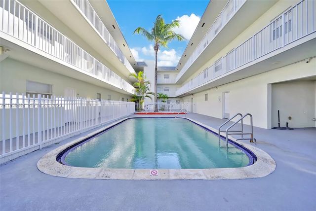 4 of 20 - 12890 Ne 8th Avenue #208, North Miami, FL
